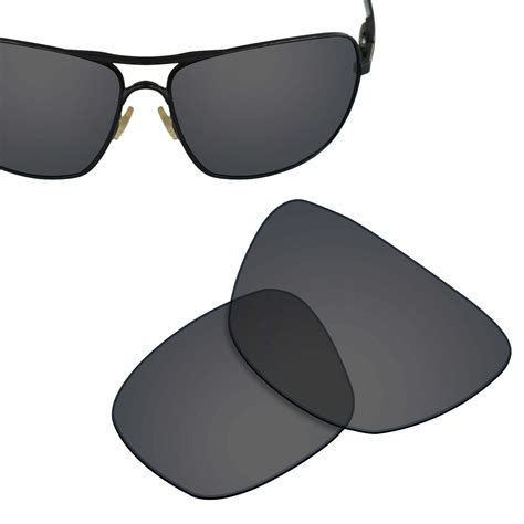 oakley plaintiff squared lenses